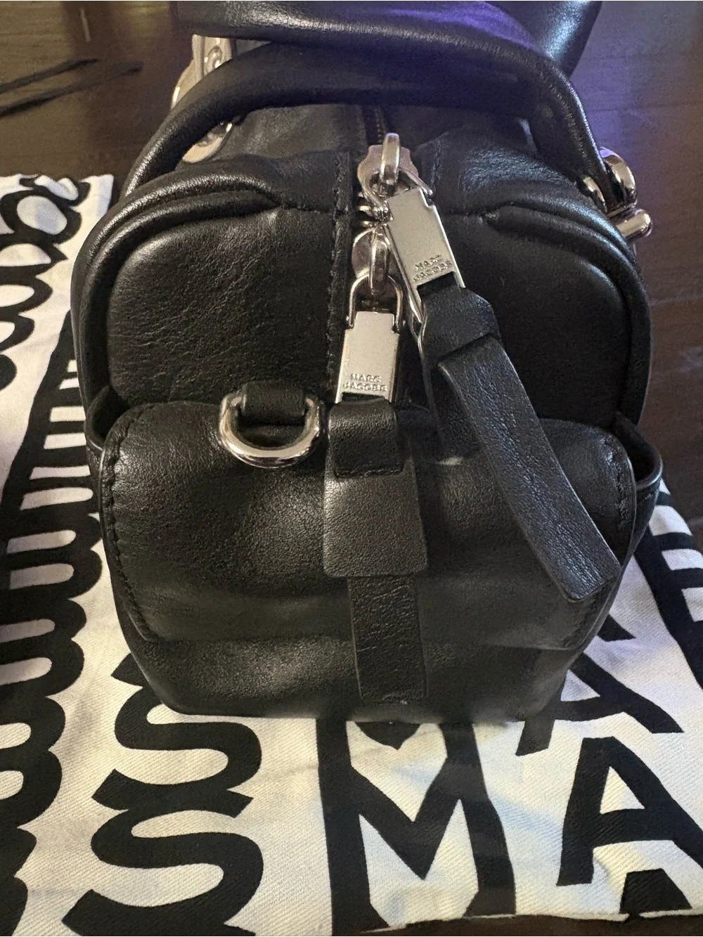 Marc Jacobs Black Leather Satchel with Detachable Strap- great condition - Picture 3 of 12